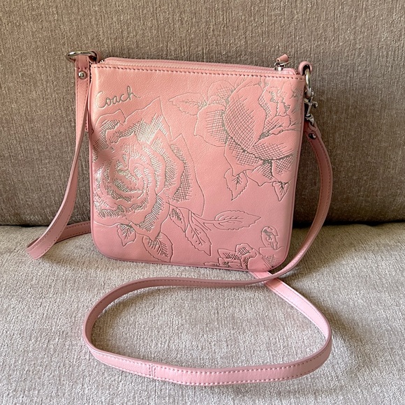 COACH pink leather crossbody bag with embossed floral design - Picture 1 of 7